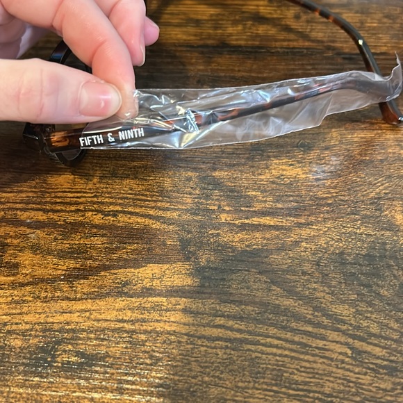 Fifth & Ninth Phoenix Blue Light Blocking Glasses - Picture 3 of 4